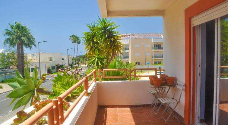 Beach House in Vilamoura: Terrace+pool — photo 3