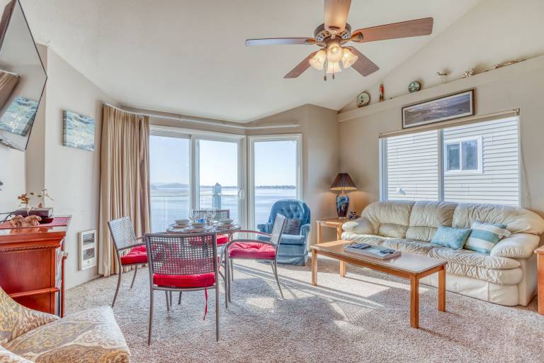 Condo Lincoln City