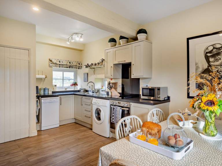 Fully equipped cottage with garden & barbecue | Pets allowed — photo 3