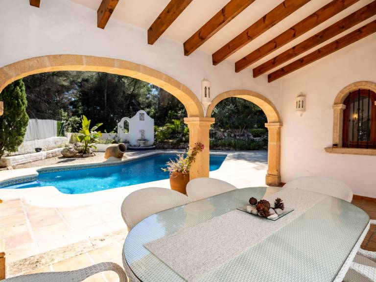 Vacation home with private pool, garden & BBQ — photo 2