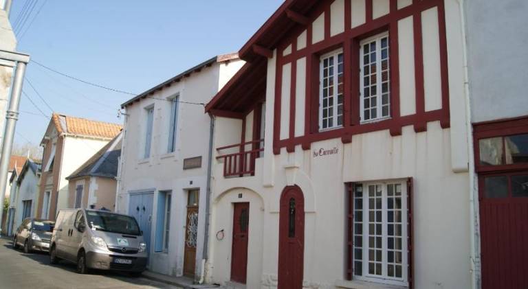 Holiday apartment with barbecue & terrace in Angoulins