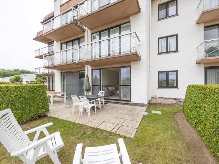 Holiday apartment with patio & pool | Close to the beach | Pets are welcome in Middelkerke