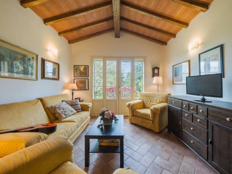 Vacation home with garden, patio & barbecue | Mountain view — photo 5