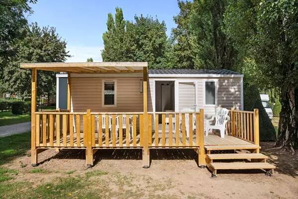 Lovely mobile home with barbeque, heated pool & hot tub | Dogs allowed — photo 3