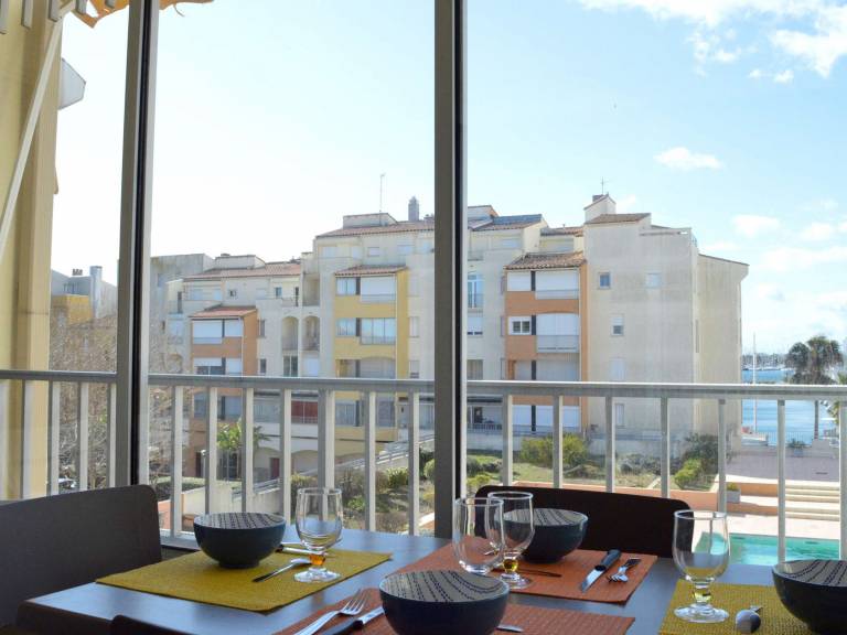 Apartment with pool — photo 2