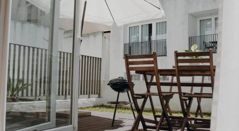Holiday apartment with terrace, hot tub & yard | Next to Time Out Market Lisboa — photo 4