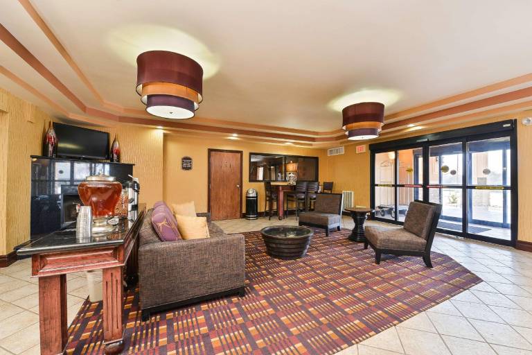 Best Western Plus Midwest Inn & Suites — photo 3