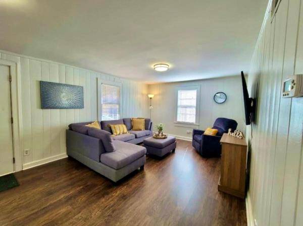 Vacation home with yard | Close to High Museum of Art | Dogs allowed — photo 4