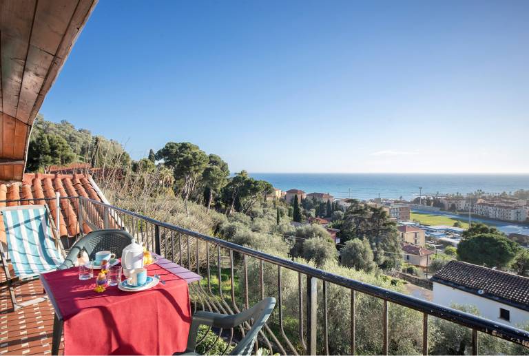 Fully equipped beautiful rental apartment with fast internet & patio | Sea view | Suitable for remote work | Pets are welcome — photo 2