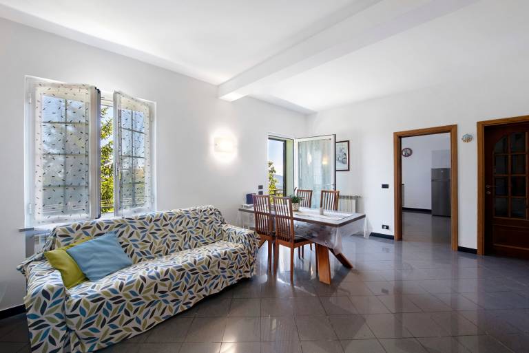 Fully equipped charming rental apartment with garden, grill & fast internet | Garden view | Pet-friendly — photo 2
