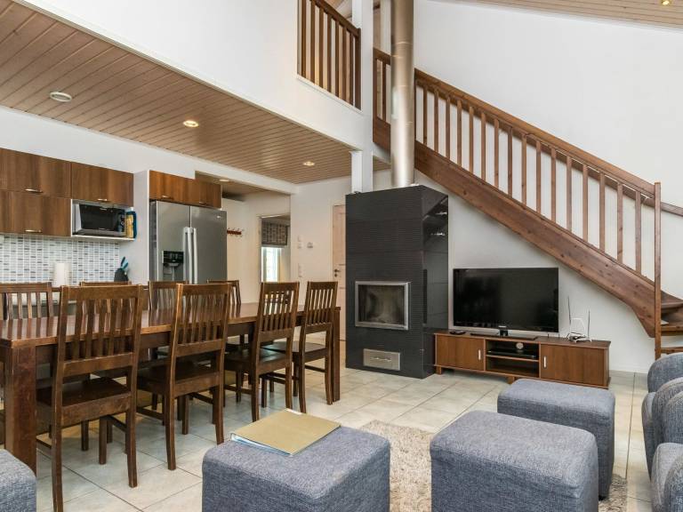 Vacation home with patio & sauna | Nature view — photo 3