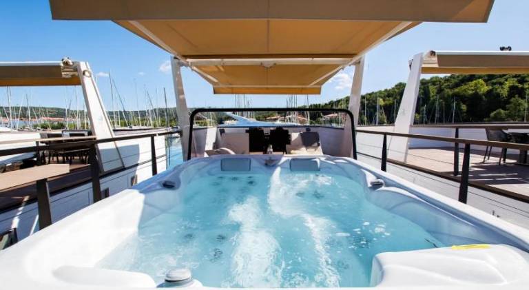 Luxury Floating Sea House Star Line - with Jacuzzi - Marina Portoroz — photo 3