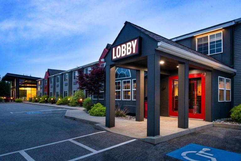 Hotel Ruby Sandpoint in Ponderay, ID