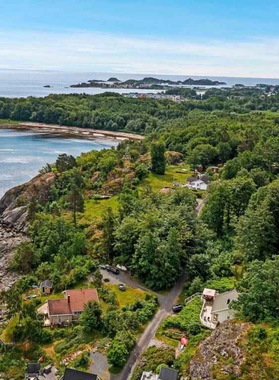 Family cabin with sea views near Stavern — photo 3