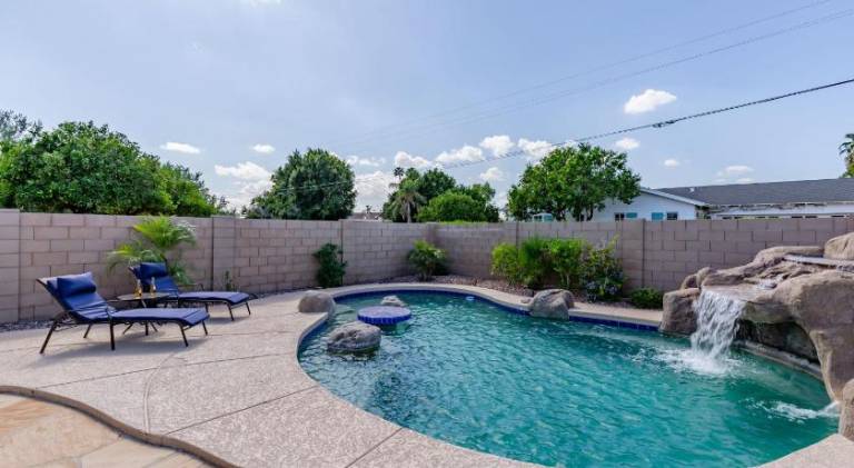 House with pool in Scottsdale, AZ