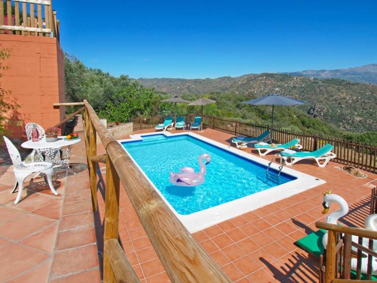 Fully equipped ample house with private pool, patio & barbeque | Mountain view | Dogs allowed — photo 3