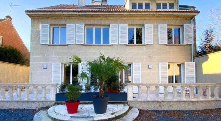 Holiday apartment with patio — photo 4