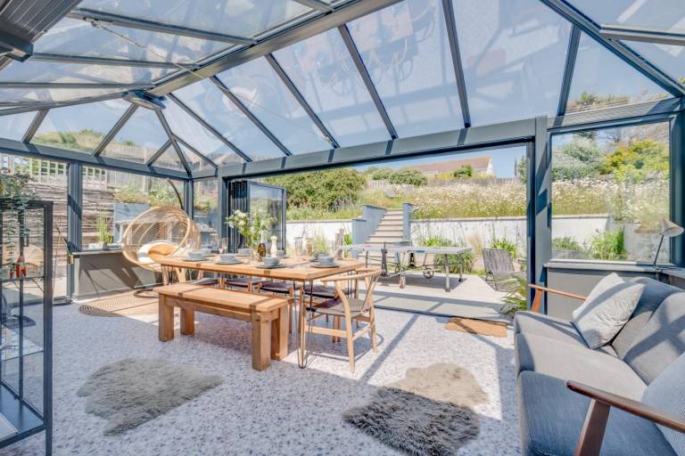 Children-friendly cottage with yard | Beach nearby | Pets allowed in Newquay
