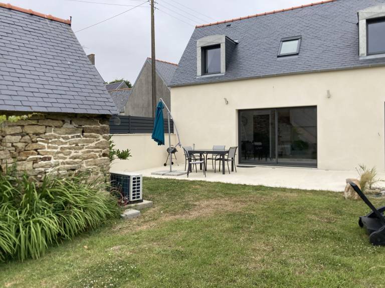 Gite with terrace & yard — photo 2