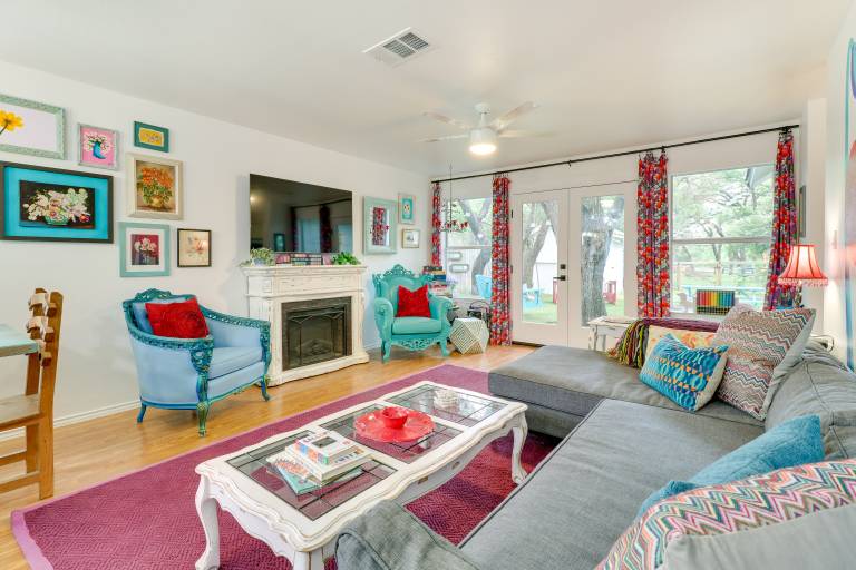 Contemporary Home - 1 Mi to Georgetown Square — photo 4
