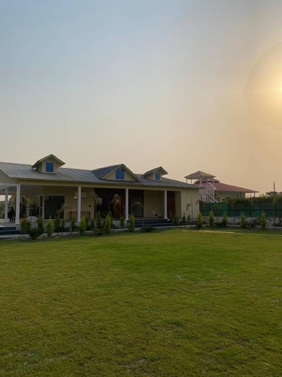Villa with pool & garden | Good for workation in Faridabad