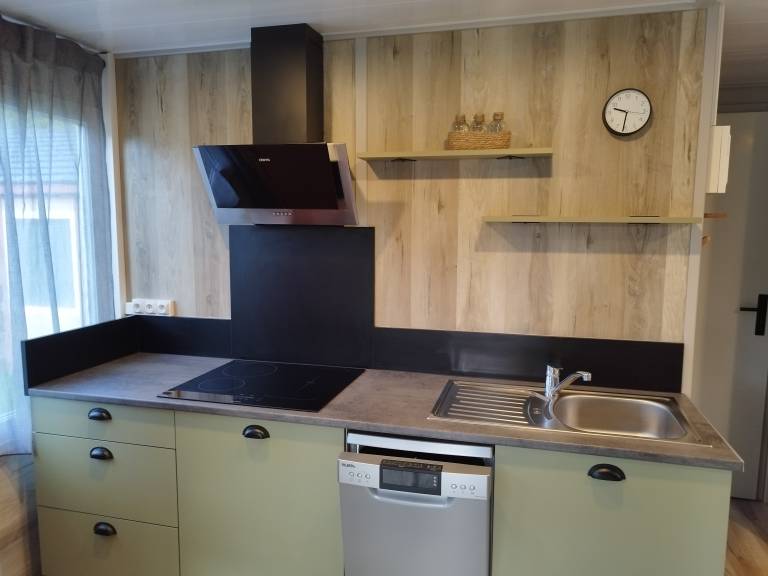Child-friendly chalet with garden, heated pool & barbeque | Nature view | Pets allowed — photo 3