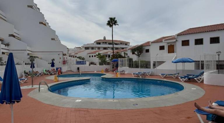 Apartment with patio & private pool — photo 4