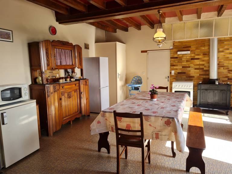 Independent house with enclosed yard 1km from village — photo 4