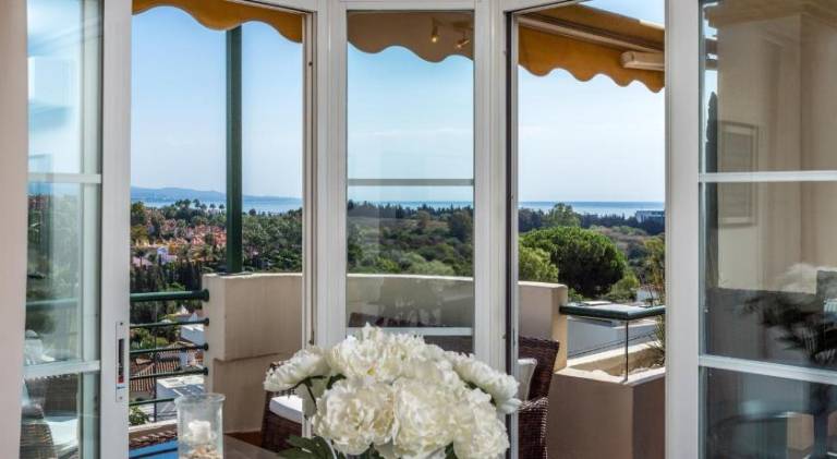 Holiday Apartment in Senorio de Aloha with Sea views in Marbella
