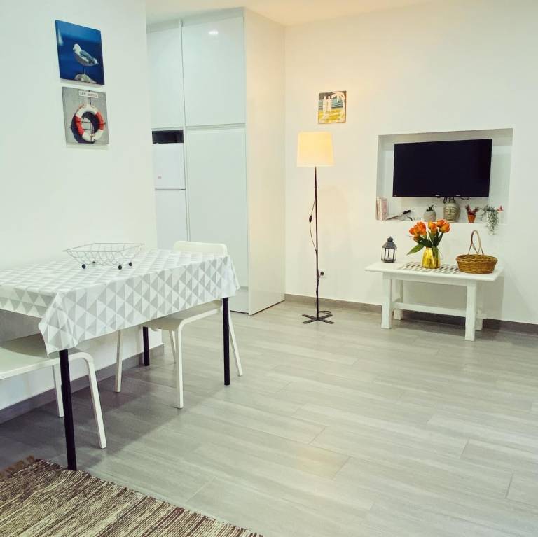 Apartamento a 5 minutos da praia, com grande terraço ao sol — photo 3