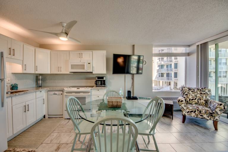 Dog Friendly Beachfront Condo! Estero Beach & Tennis Club 106b — photo 3