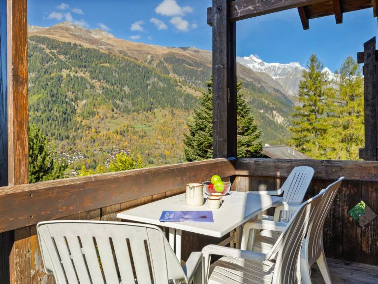Holiday apartment with garden & barbeque | Nature view — photo 2