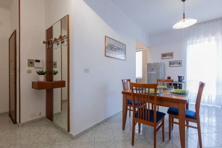 Apartment with 2 rooms for 4 persons — photo 2
