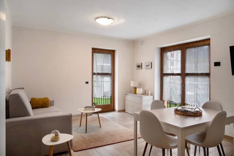 Apartment 'La Casetta Chiesa Valmalenco' with Mountain View, Private Terrace and Wi-Fi in Sondrio