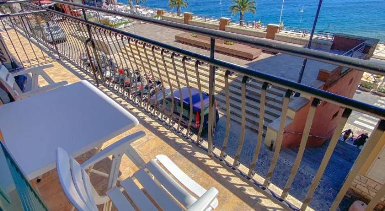 Apartment with terrace — photo 4