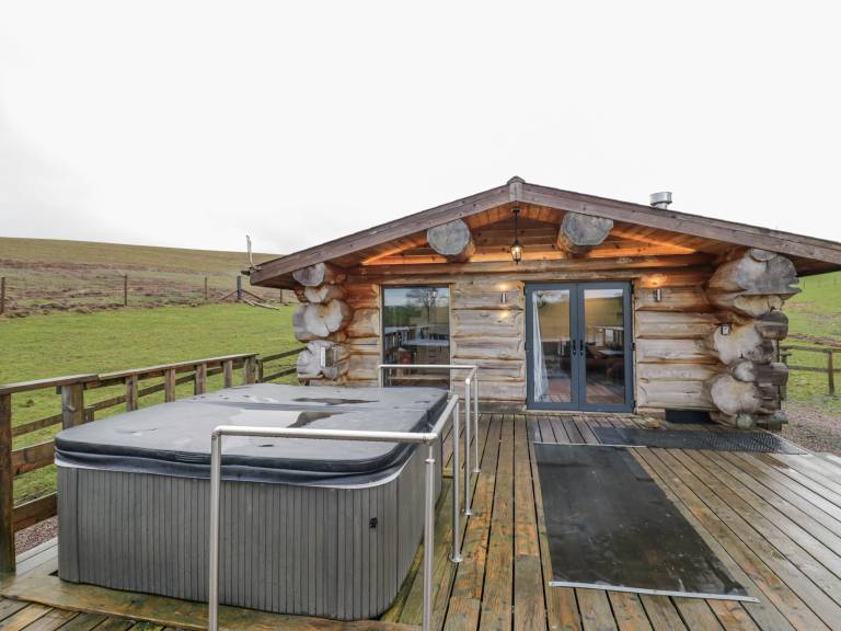 Douglas Cabin at Salford Court Farm Fishing Cabins in Malvern