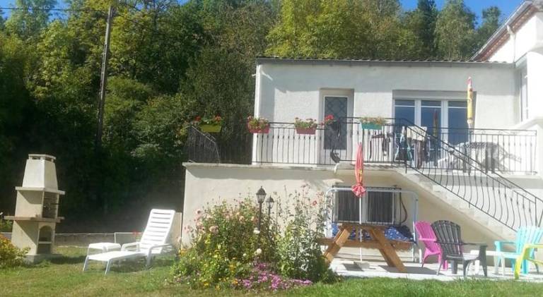 House with 4 rooms for 6 persons in Castres