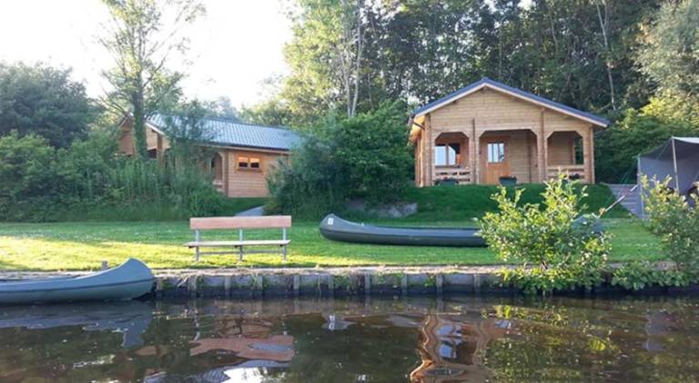 Pleasant chalet with barbecue, yard & terrace | Pets allowed in Groningen