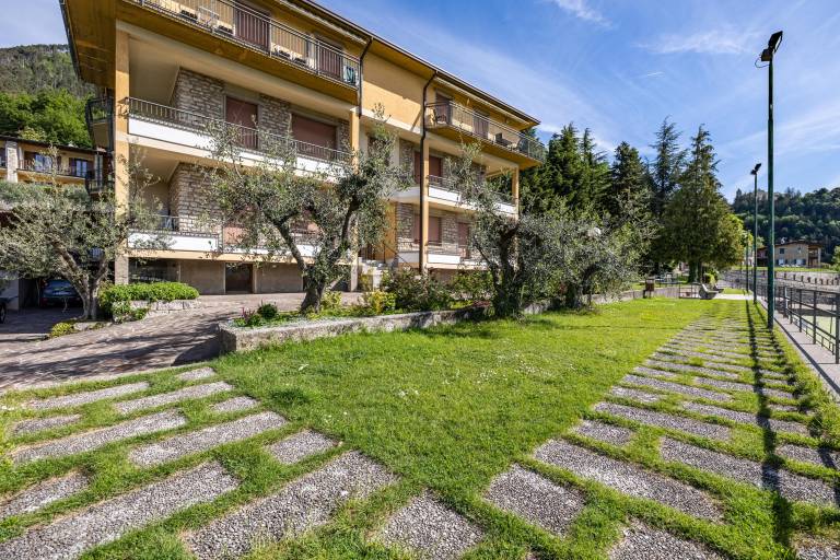 Apartment 'Appartamento Alexander' with Lake View, Shared Pool and Wi-Fi — photo 5