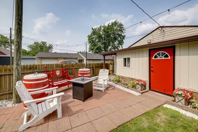 1 Mi to IU: Hoosier Home w/ Fire Pit & Fenced Yard — photo 3