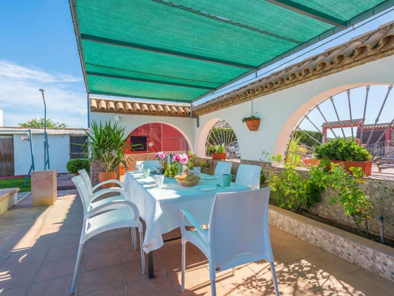 Fully equipped lovely vacation home with barbeque, patio & yard | Nature view | Suitable for remote work | Pet-friendly — photo 4