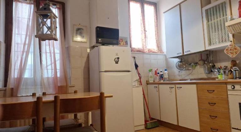 Stanza in appartamento condiviso nel centro storico di Parma — photo 3