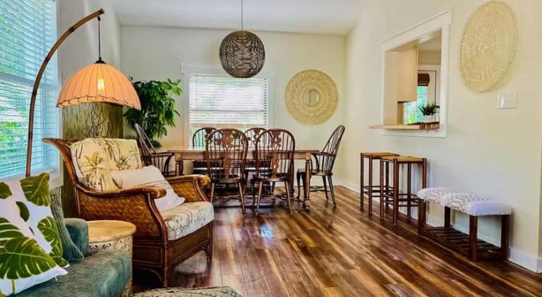 Vacation home with pool | Pets are welcome — photo 2