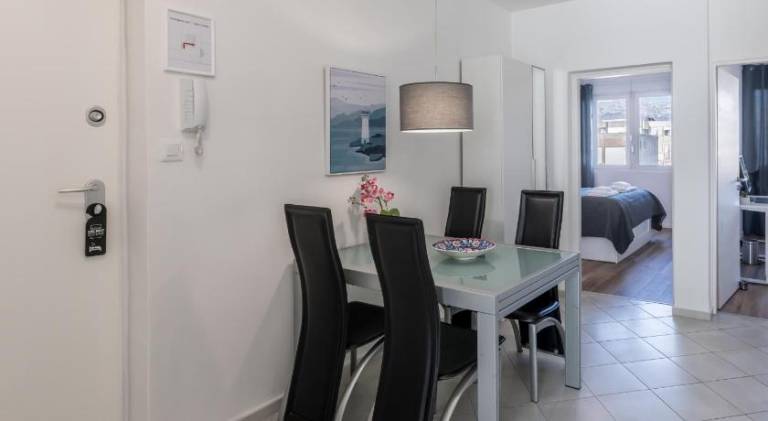 Sundowners Apartment, 52qm, double & two single beds, 10 min from Old Town of Split — photo 4