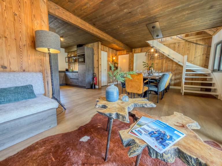 Luxury chalet on a lake and near ski resorts — photo 4