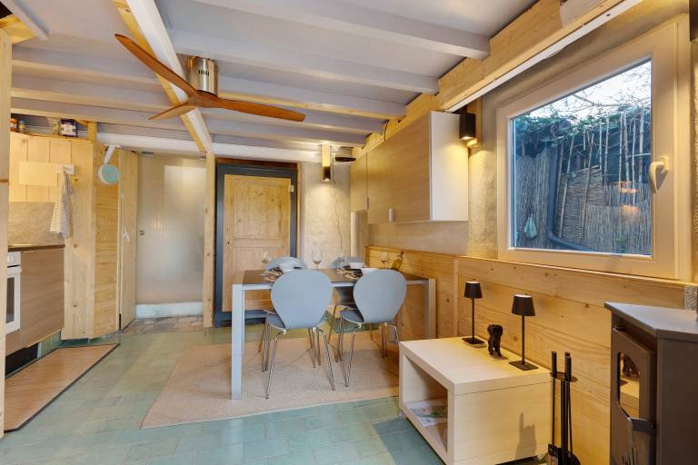Vacation home with terrace, fast internet & yard | Lake view | Close to the beach | Perfect for remote work | Pet-friendly — photo 4