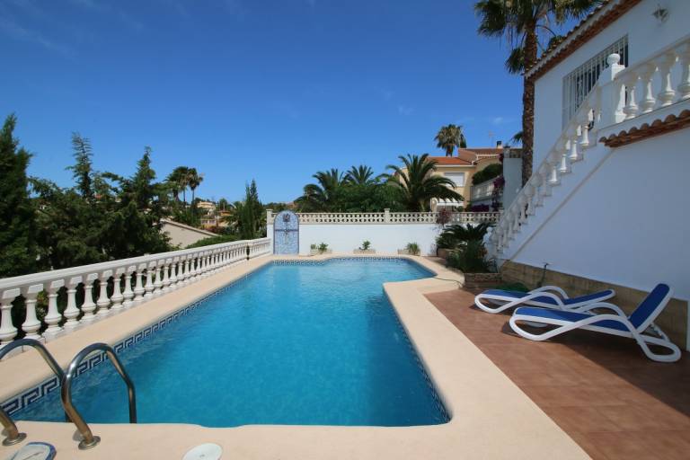 Child-friendly charming villa with yard, private pool & grill | Garden view | Pets are welcome — photo 4
