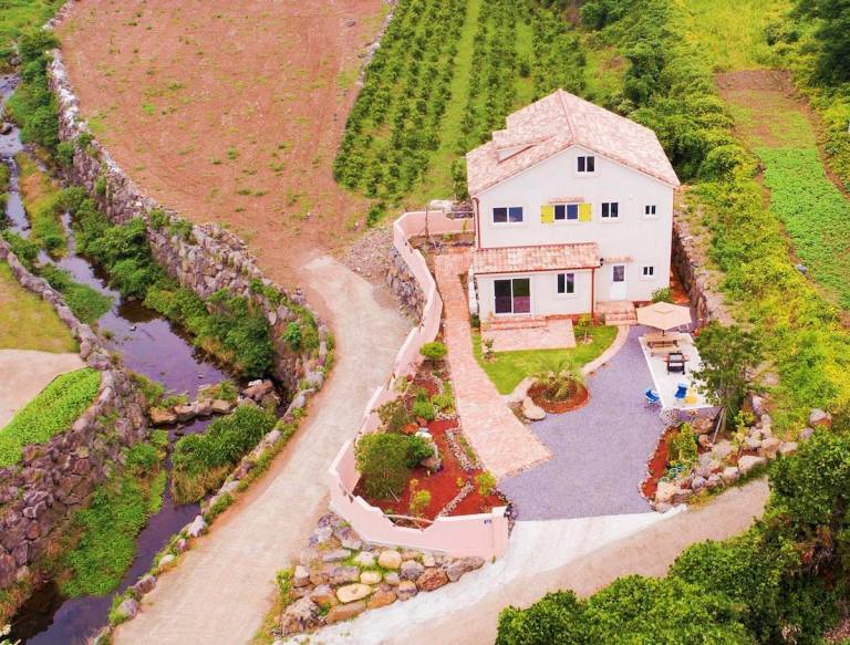 1500 m&sup2; Ferienhaus