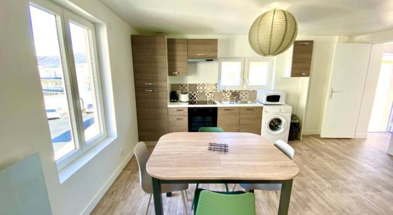 Serviced apartment with patio & yard — photo 5