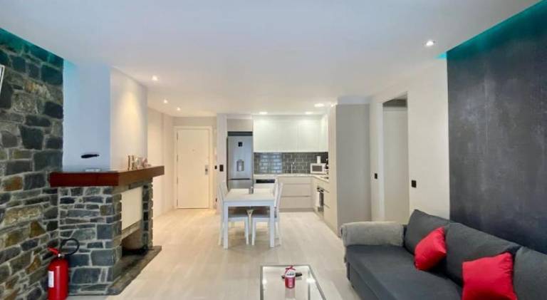 Holiday apartment with patio in Arinsal